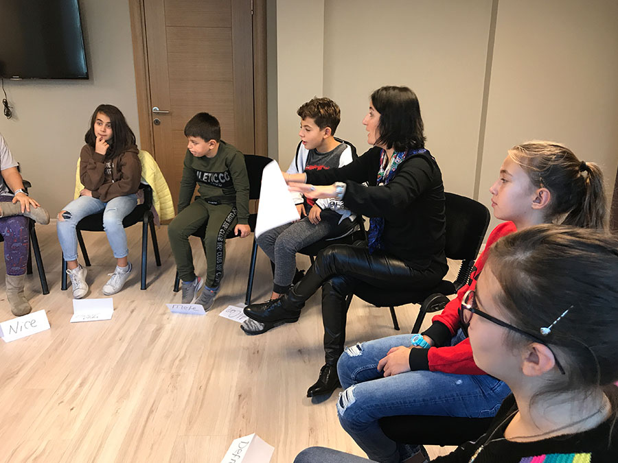P4C-Türkiye-Ataşehir-Merkezinde-Çocuklarla-Felsefe-2