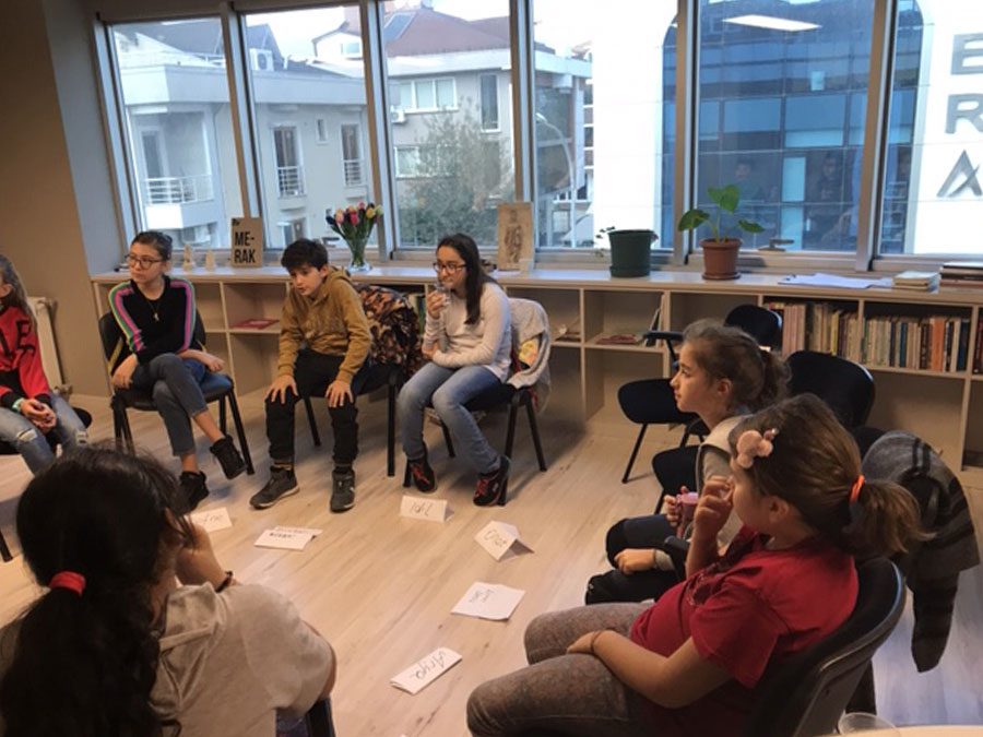 P4C-Türkiye-Ataşehir-Merkezinde-Çocuklarla-Felsefe-3
