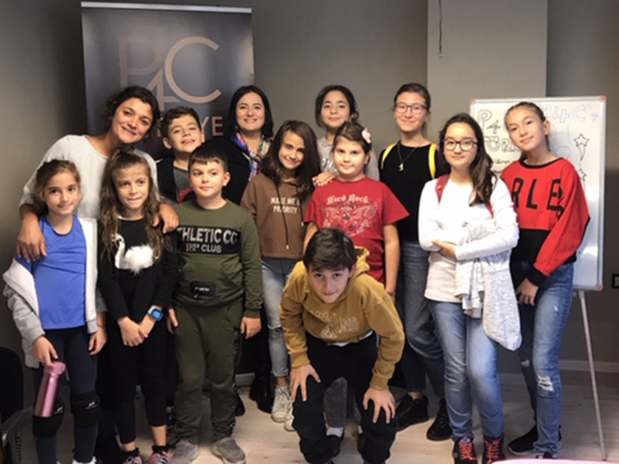 P4C-Türkiye-Ataşehir-Merkezinde-Çocuklarla-Felsefe-4