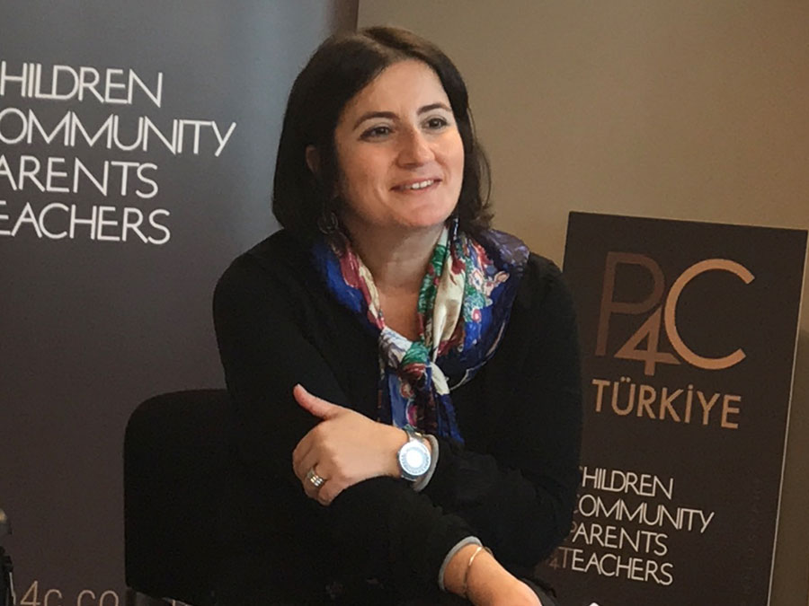 P4C-Türkiye-Ataşehir-Merkezinde-Çocuklarla-Felsefe